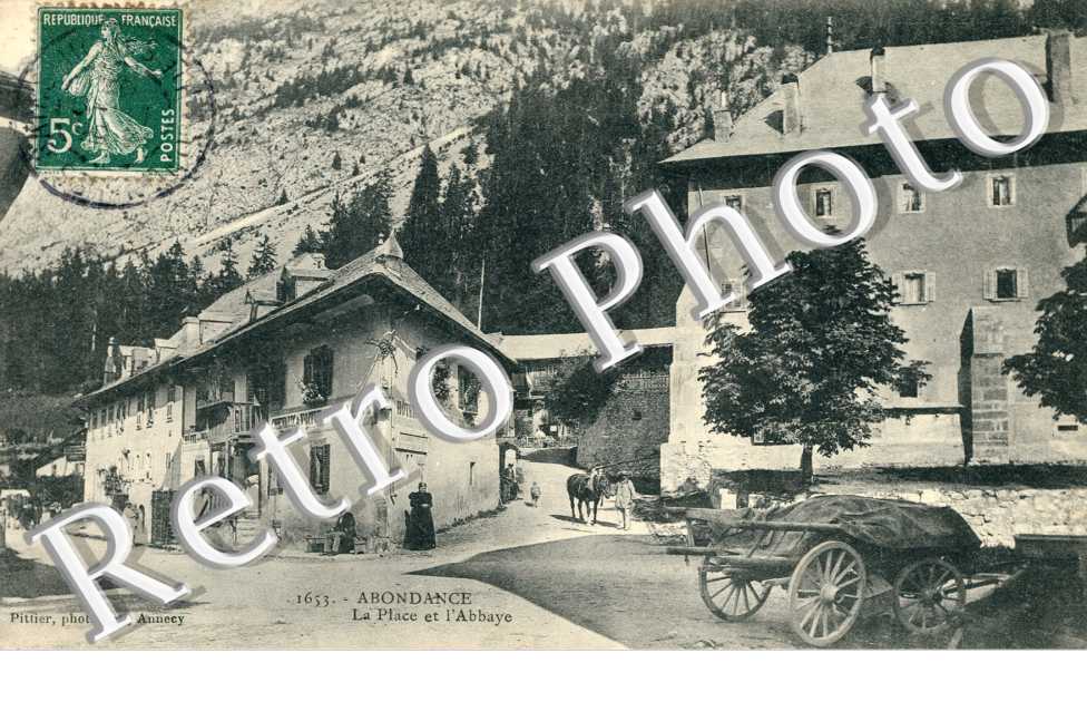 La place et l'Abbaye