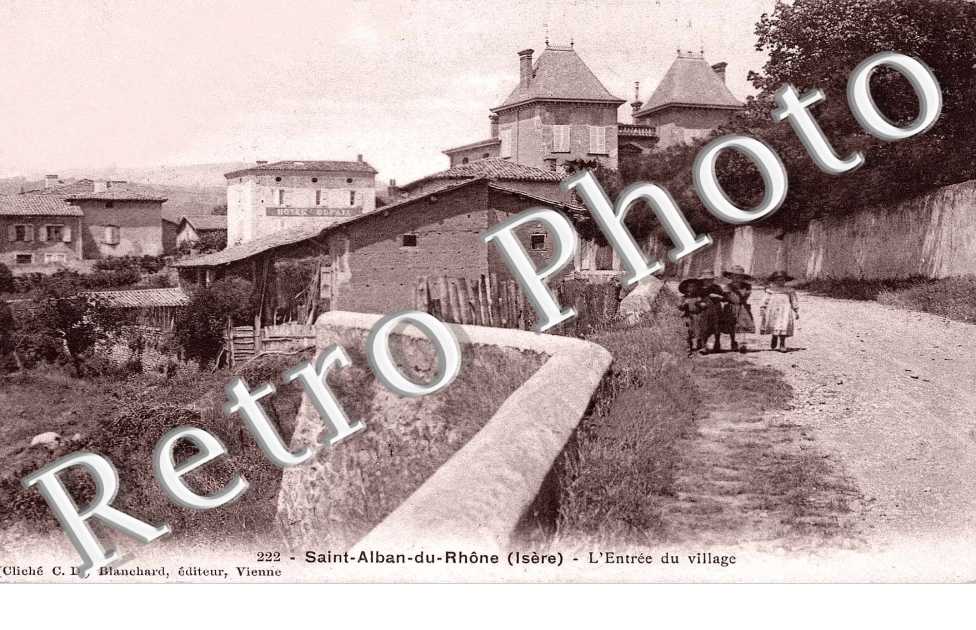 L'entree du village.