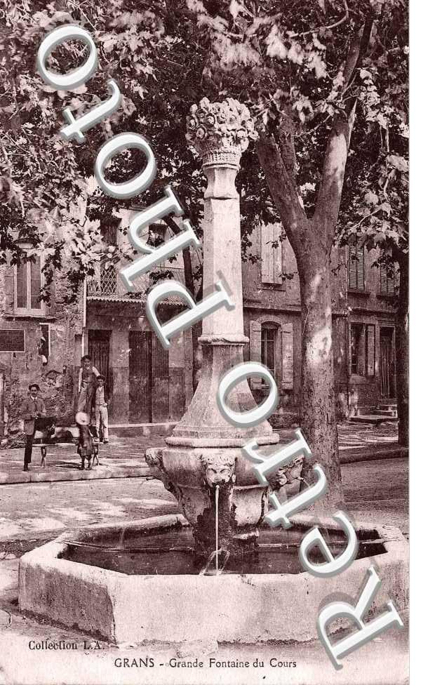 Grande fontaine du cours