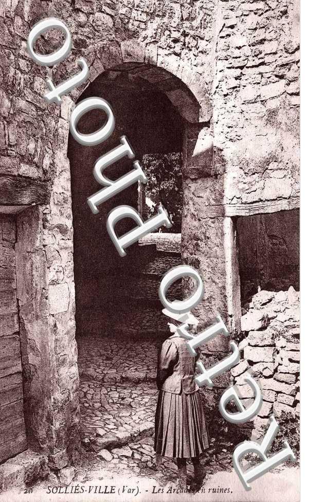Les Arcades en Ruines