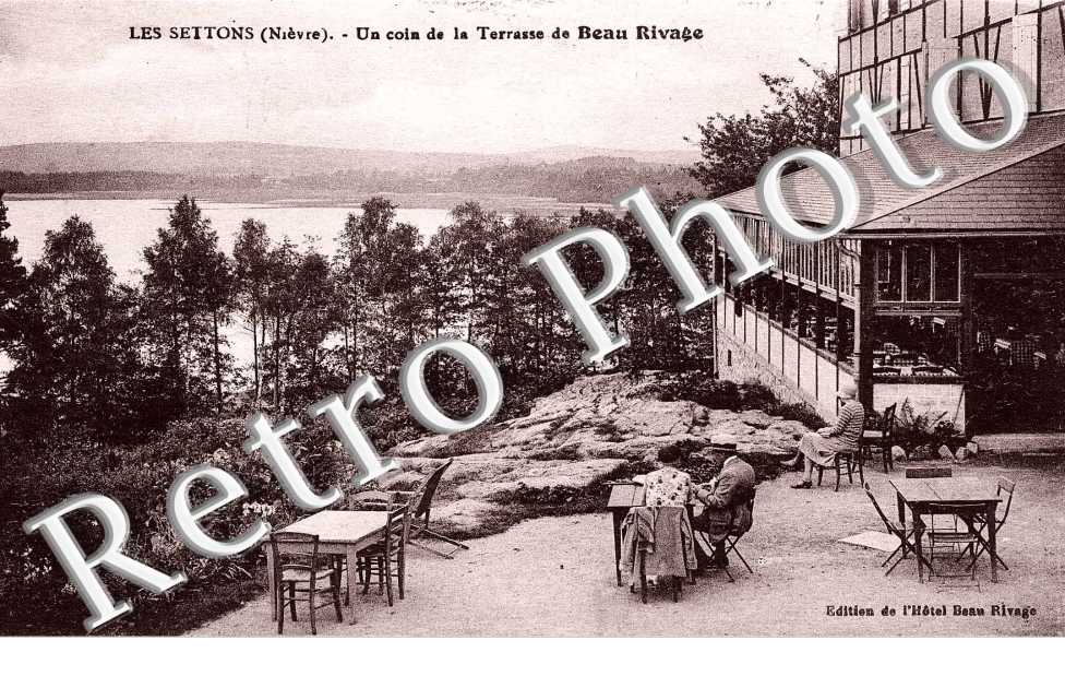 les Settons - un coin de la terrasse de Beau Rivage
