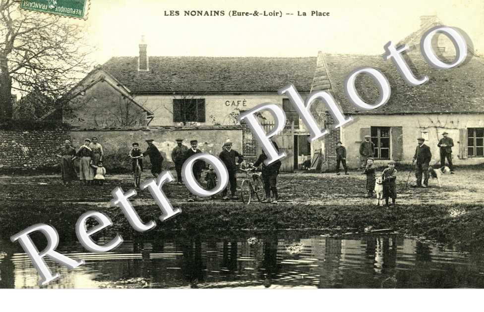 les Nonains, la place
