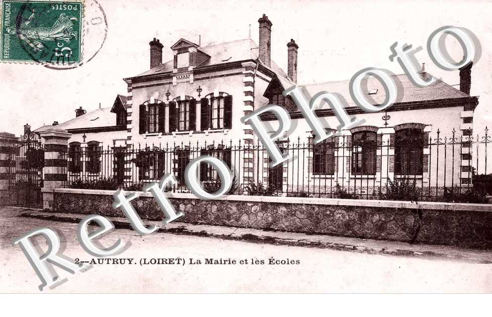 la mairie et les ecoles