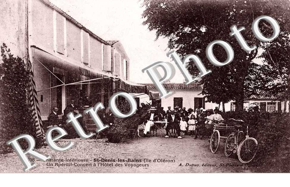 Saint-Denis-les-Bains, un aperitif concert a l'hotel des voyageurs