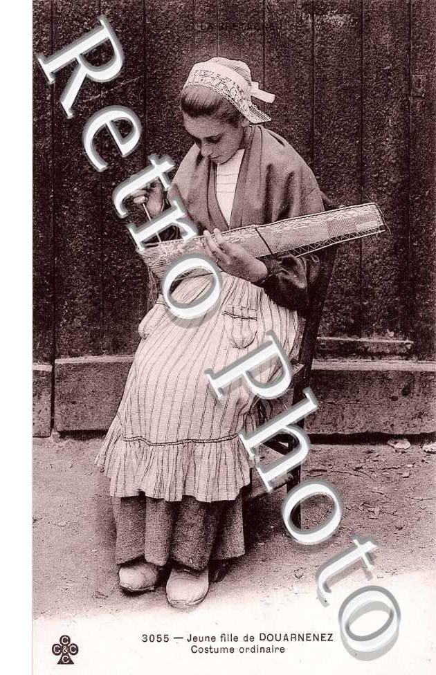 jeune fille, costume ordinaire