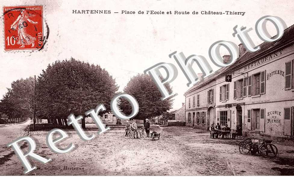 Place de l'ecole et route de Chateaux Thierry