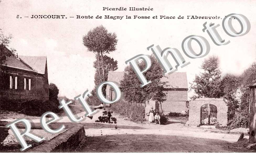 Route de Magny la Force et place de l'Abreuvoir
