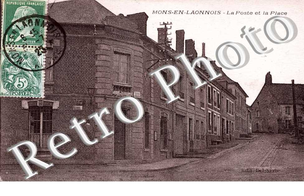 La Poste et la Place