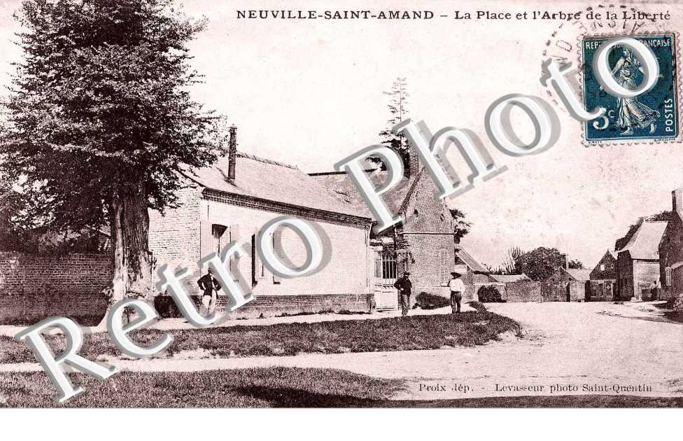 la Place et l'Arbre de la Liberte
