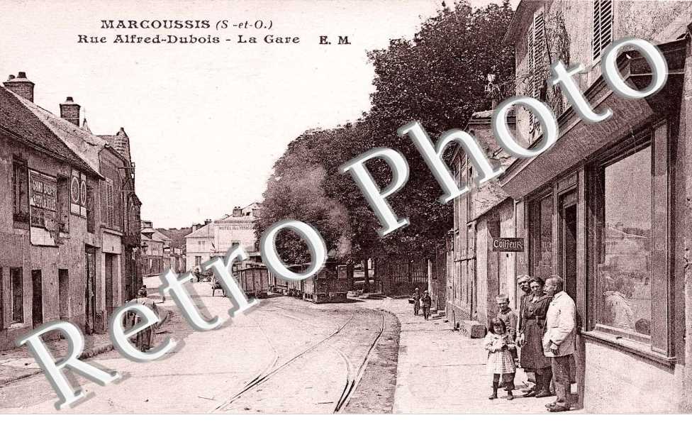 La gare et rue Alfred Dubois