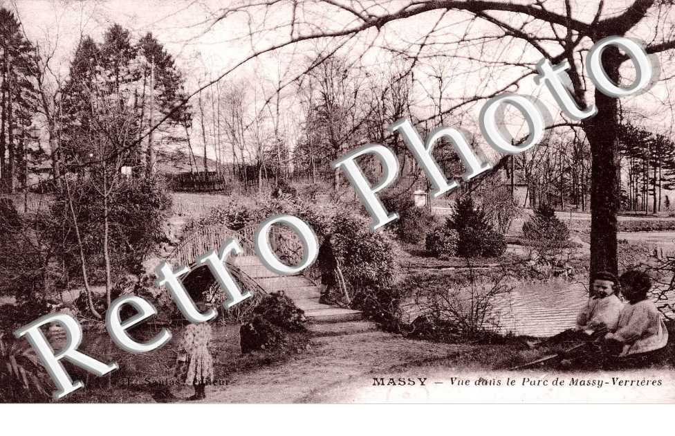 Vue dans le parc de Massy-Verrieres