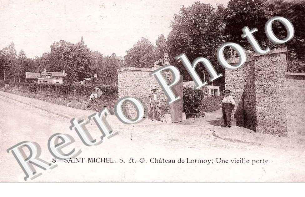 Chateau de Lormoy, une vielle porte