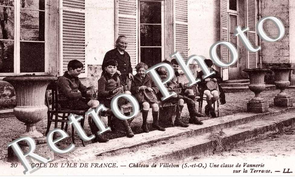 Ecole de l'Ile de France, une classe de Vannerie sur la Terrasse