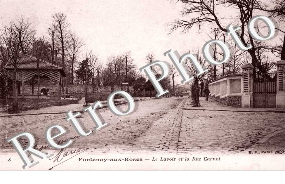 Le lavoir et la rue Carnot