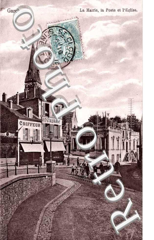 La mairie la poste et l'eglise