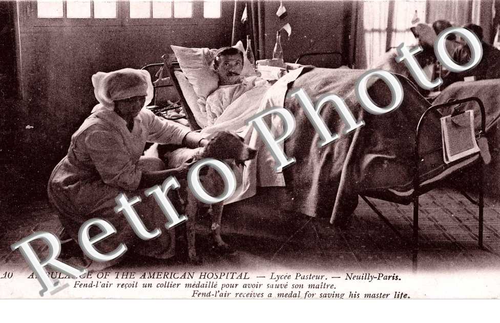 Ambulance of the american hospital - Lycee Pasteur