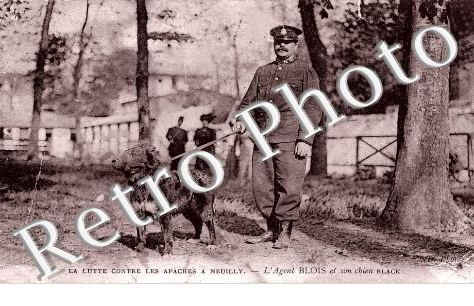 Lutte contre les apaches - L'agent Blois et son chien Black