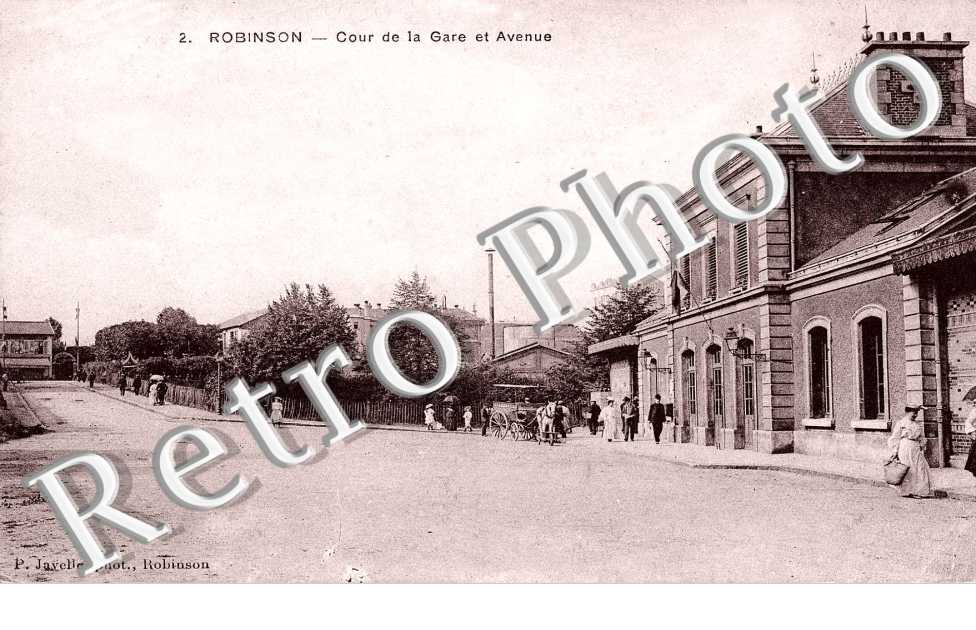 Cour de la gare et avenue