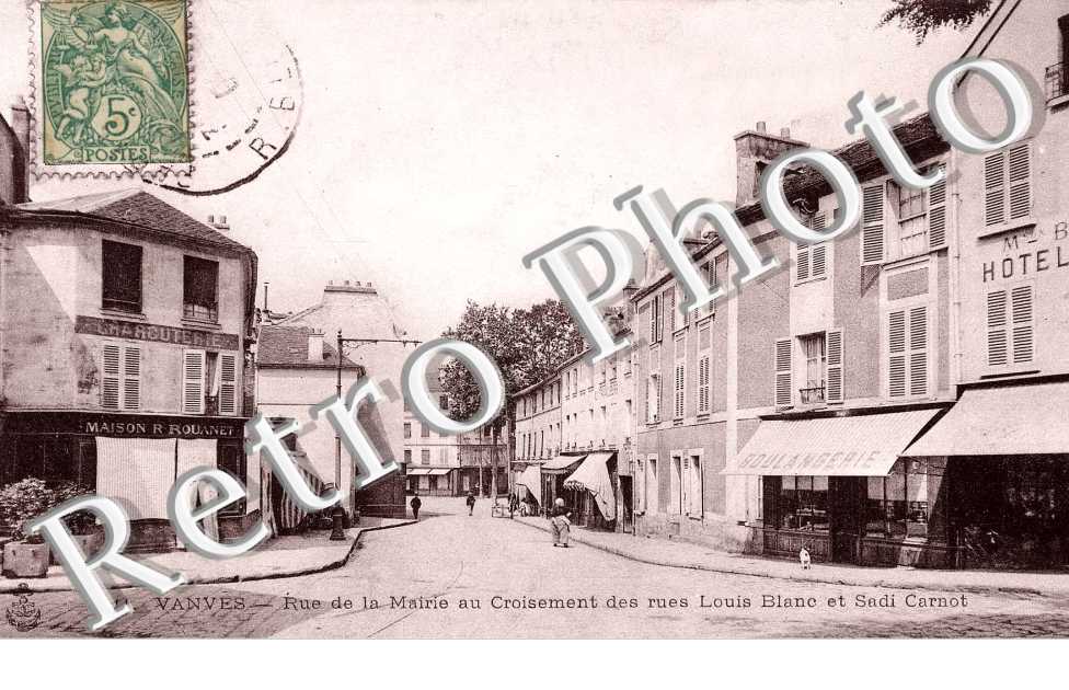 Rue de la mairie au croisement des rues louis Blanc et Sadi Carnot