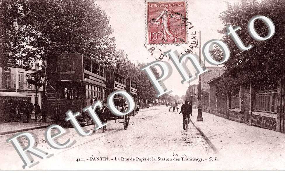la rue de Paris et la station des Tramways
