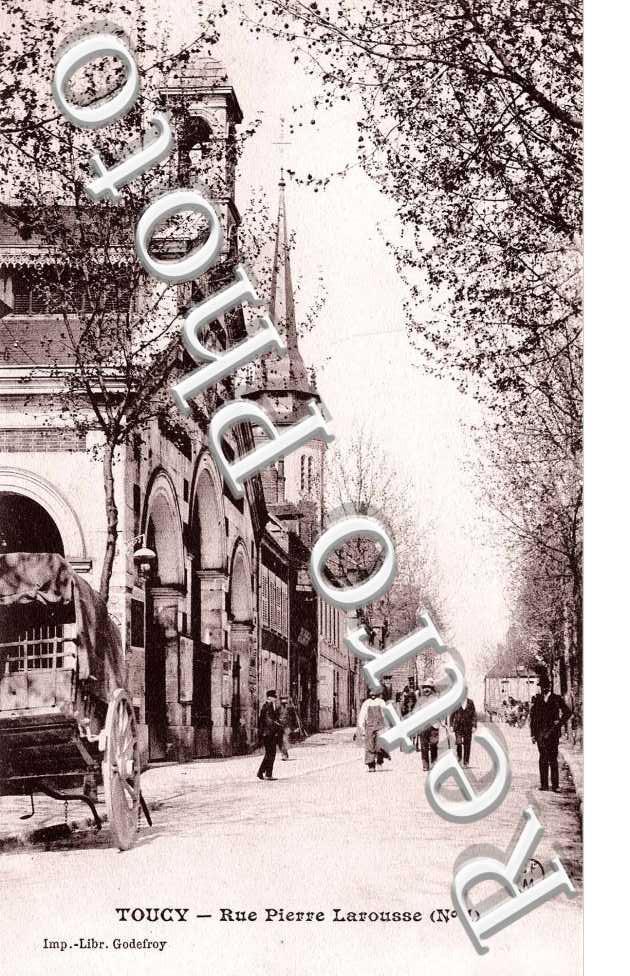 rue Pierre LAROUSSE
