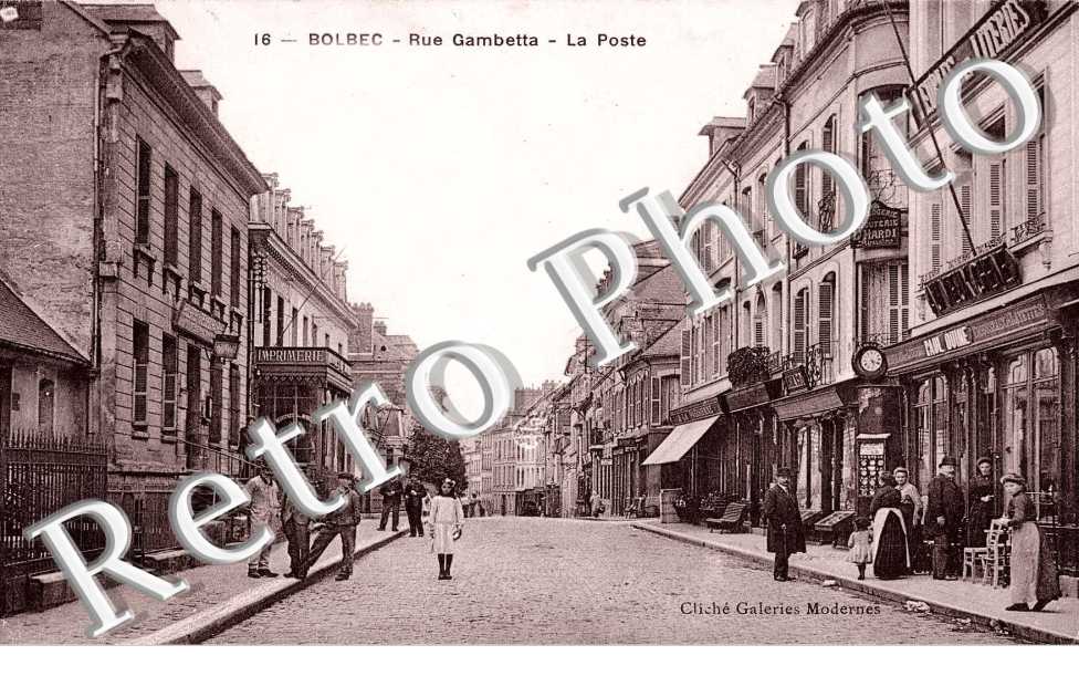Rue Gambetta - La poste