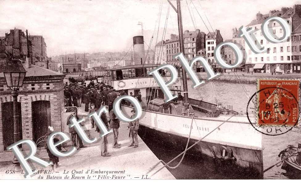le quai d'embarquement du bateau de Rouen le " Felix faure " (bateau)