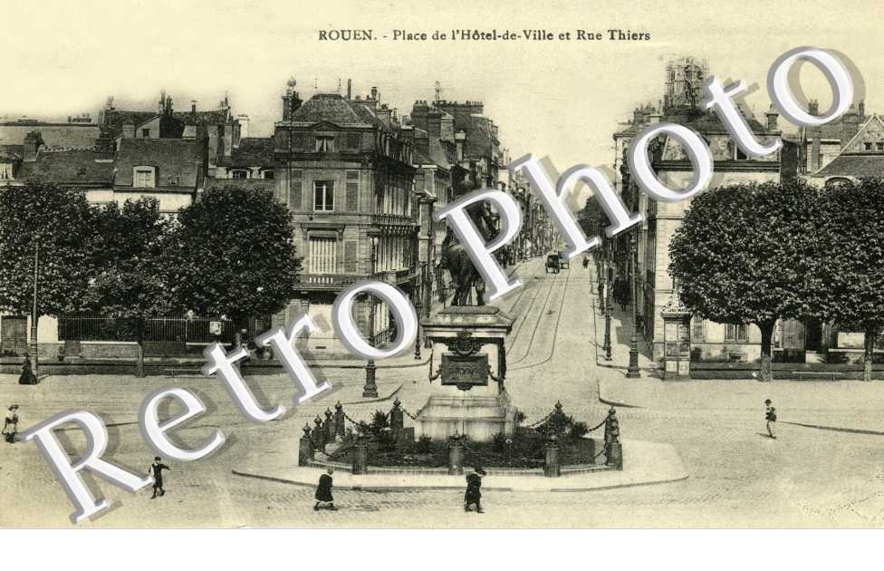 PLACE DE L'HOTEL DE VILLE ET RUE THIERS