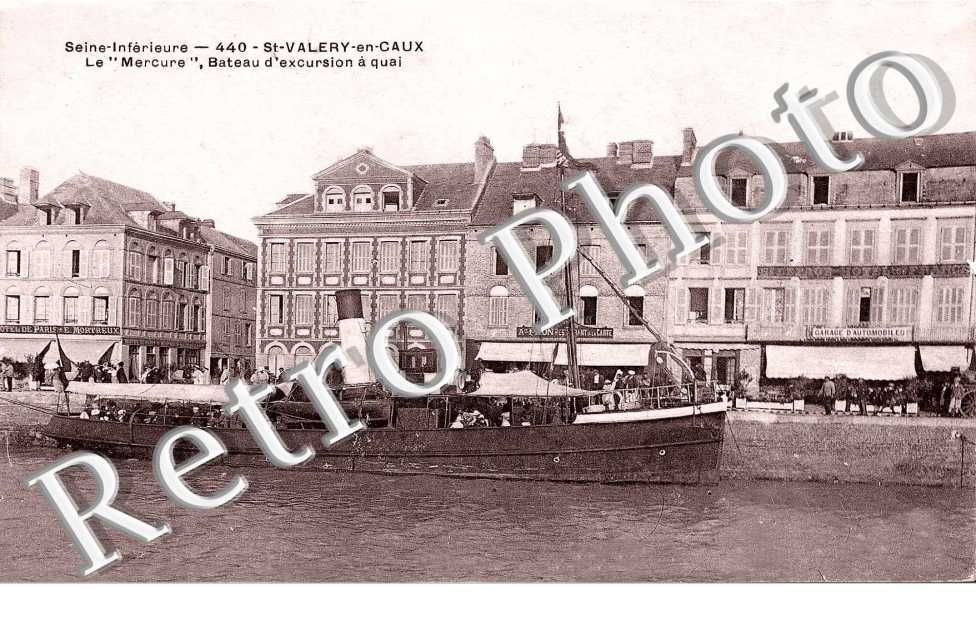 "Le Mercure" bateau d'excursion a quai