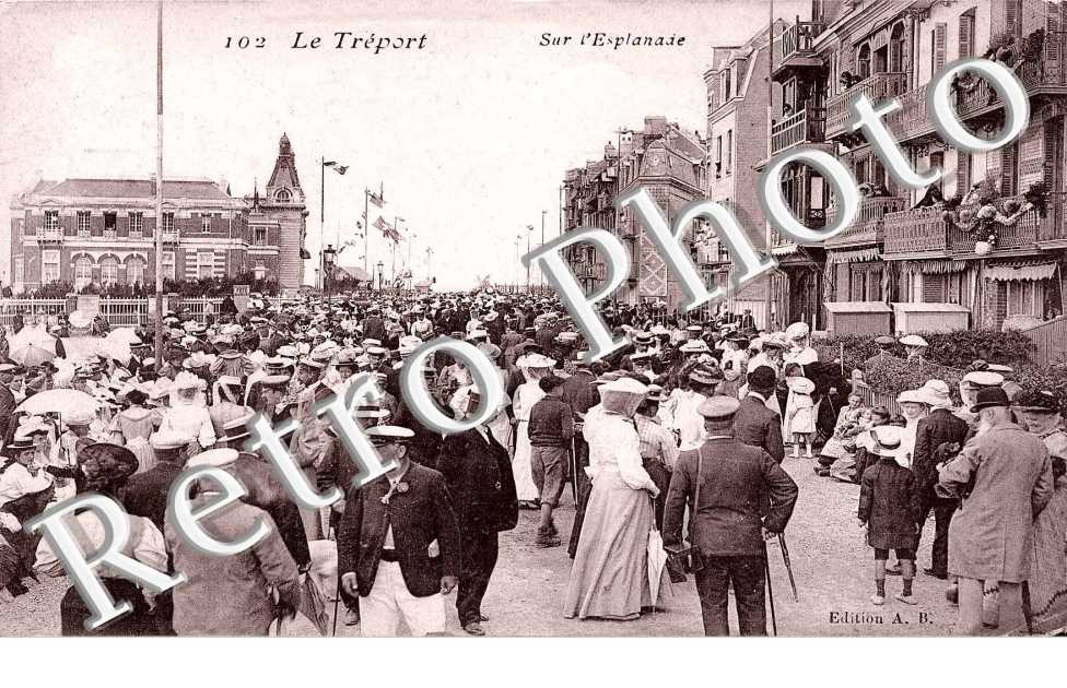 Sur l'esplanade