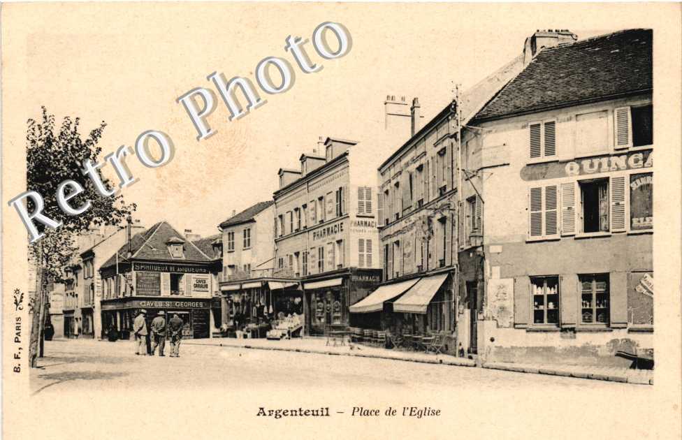 Vue de la place de l'église