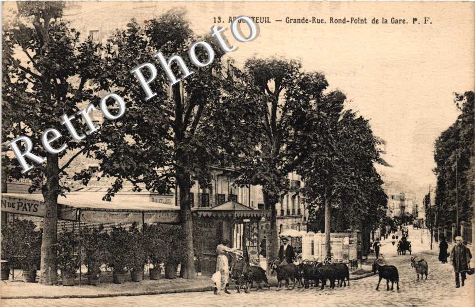 Rond Point de la gare et grande rue