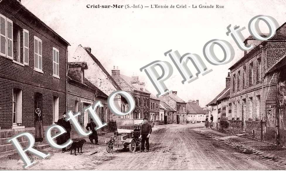 L'entree et la grande rue