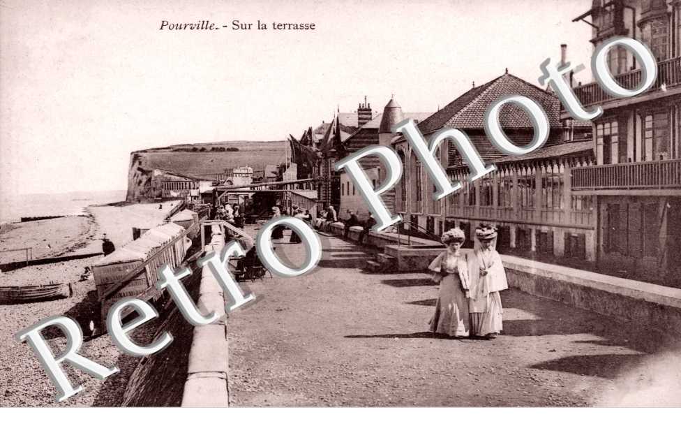 POURVILLE - Sur la terasse