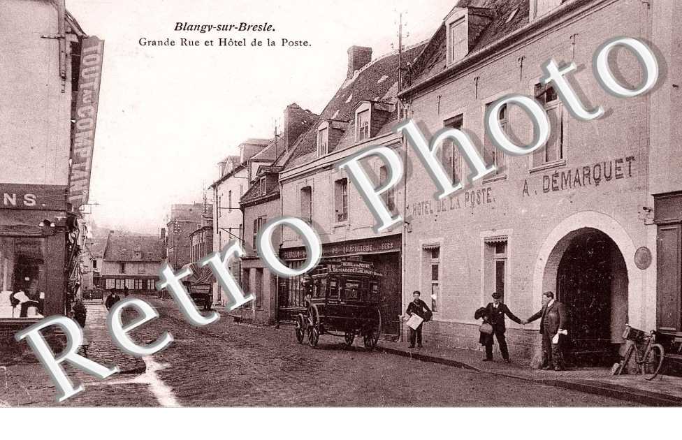 La grande rue et l'hotel de la poste