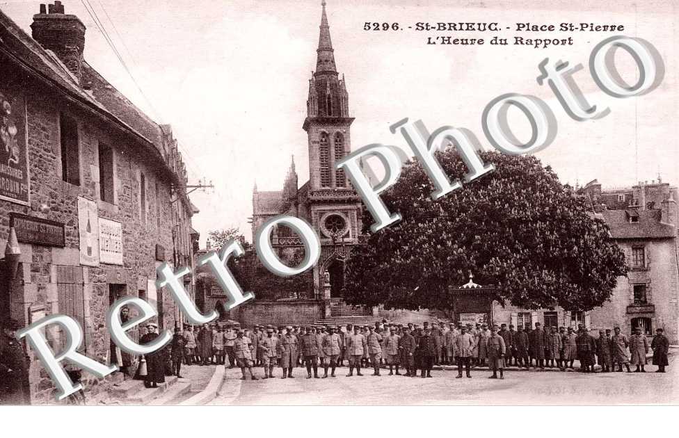 Place Saint Pierre - l'heure du rapport