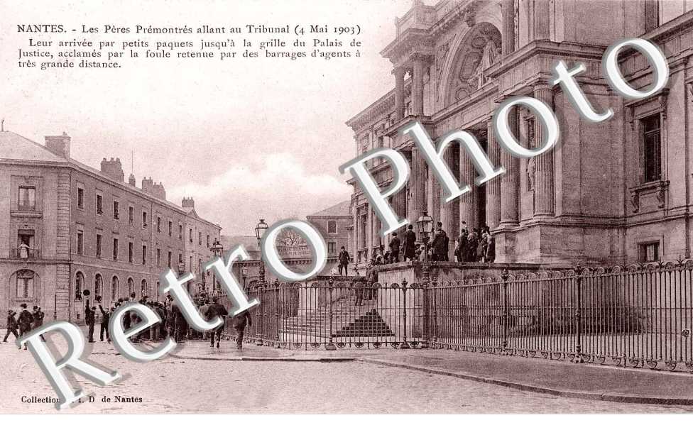 Les peres Premontres allant au tribunal 4 mai 1903