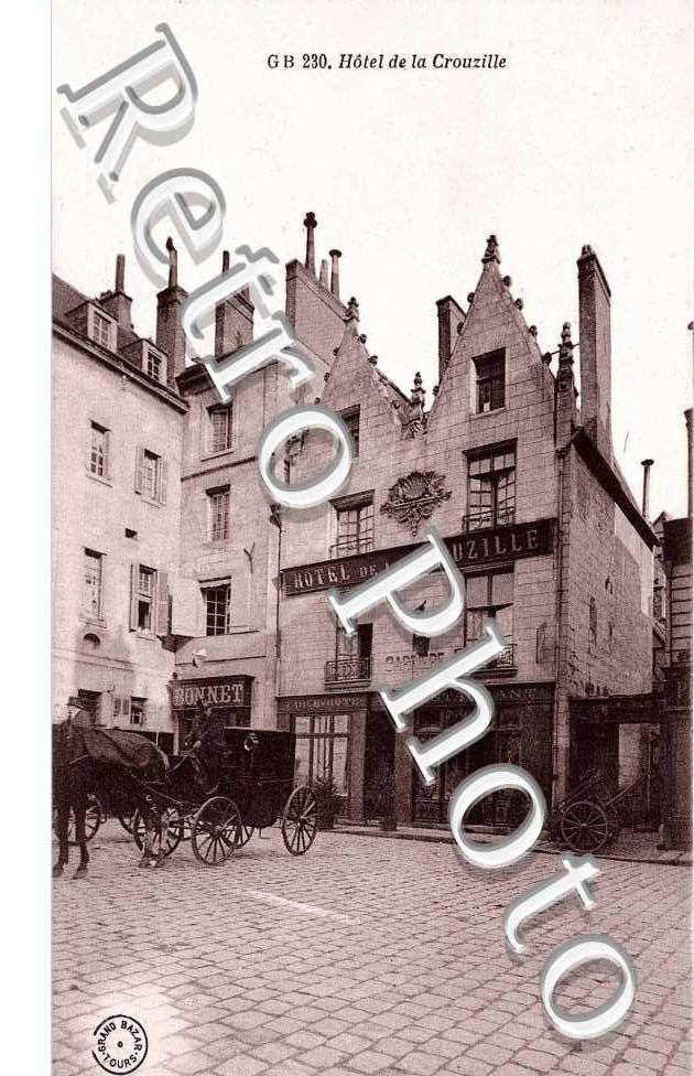 Hôtel de la Crouzille. Rue Banchereau. Place de Beaune