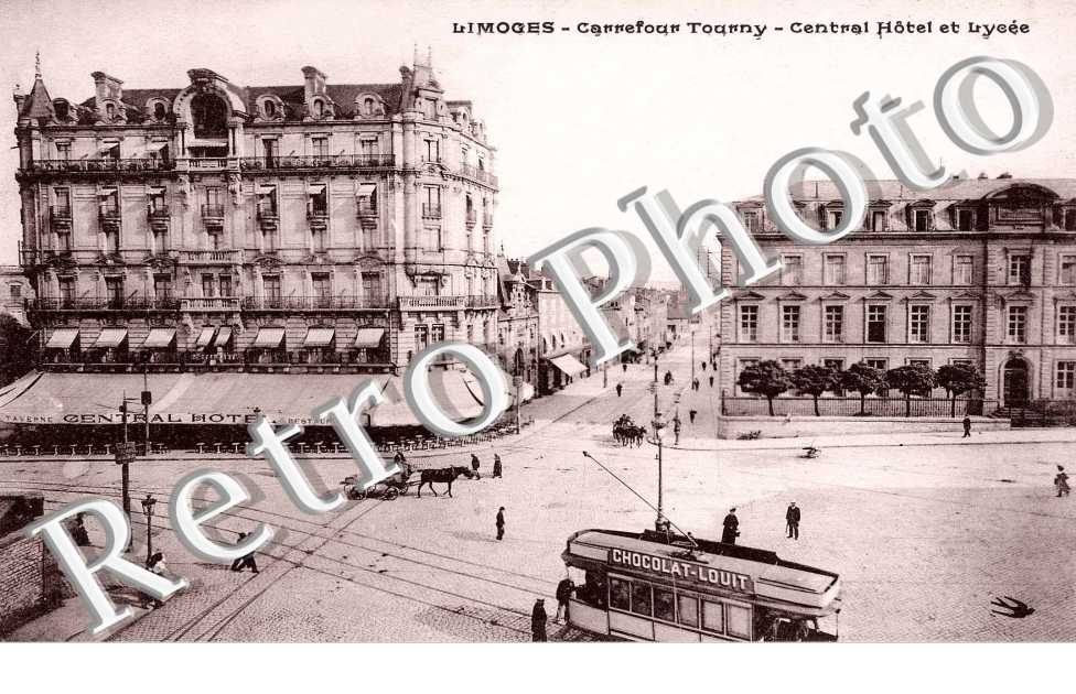 carrefour Tourny Central Hotel et Lycee