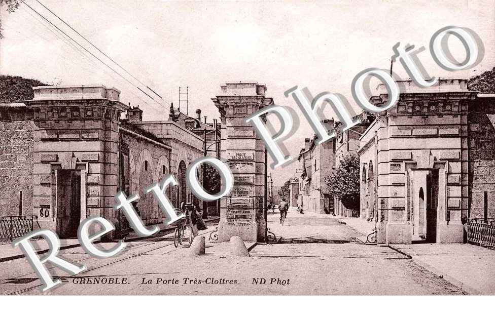 la Porte Tres Cloitres
