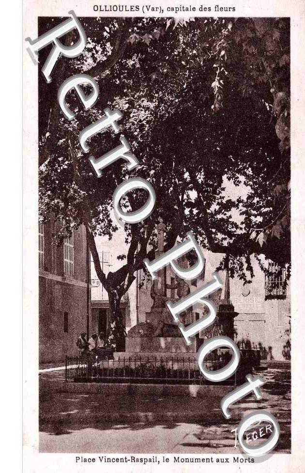 Place Vincent Raspail, le Monument aux Morts