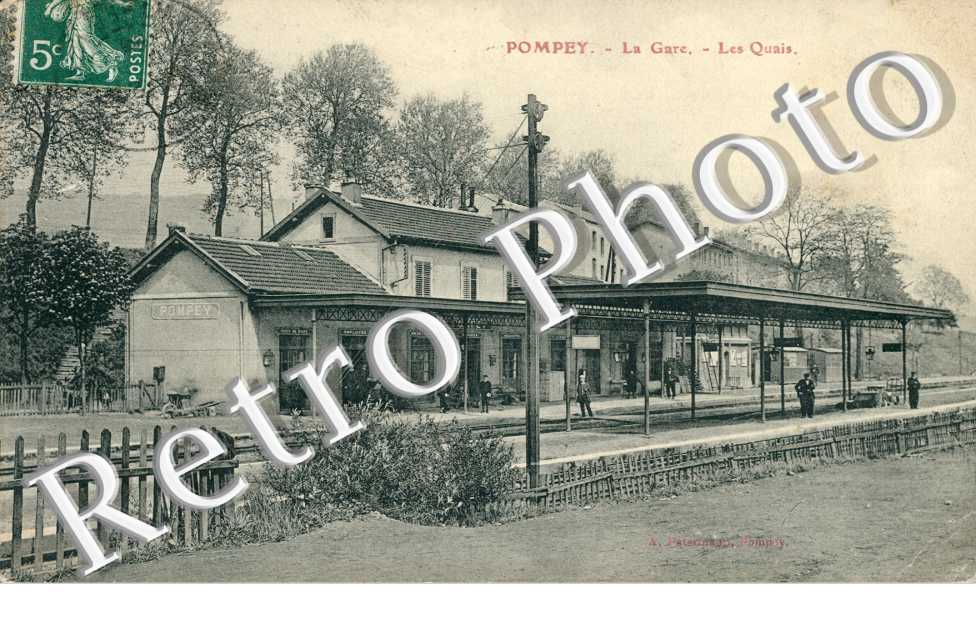 La gare, les quais