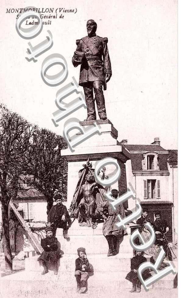Statue du General de Ladmirault