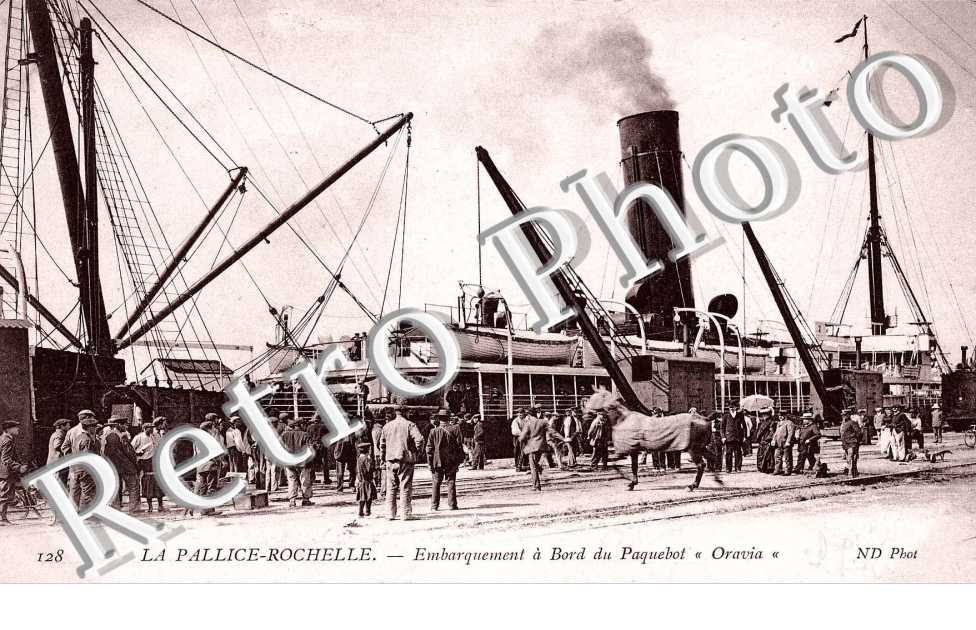 LA PALLICE-ROCHELLE Embarquement a bord du paquebot " Oravia "