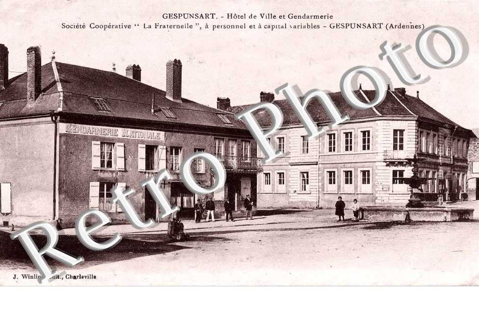 hotel de ville et gendarmerie