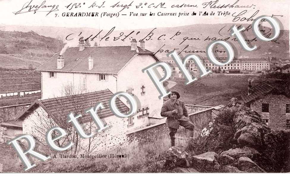 Vue sur les casernes prise de l'As de Trefle