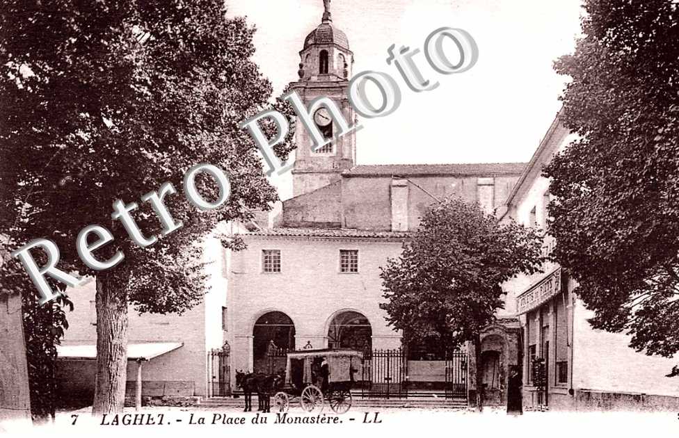 La place du Monastere