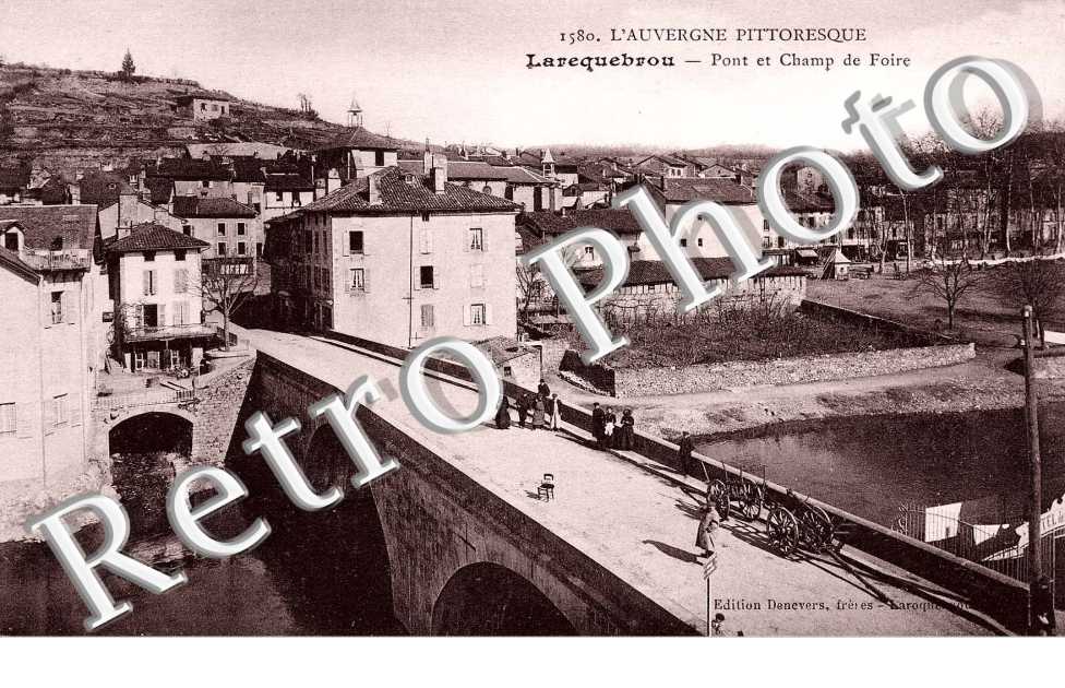 pont et champ de foire