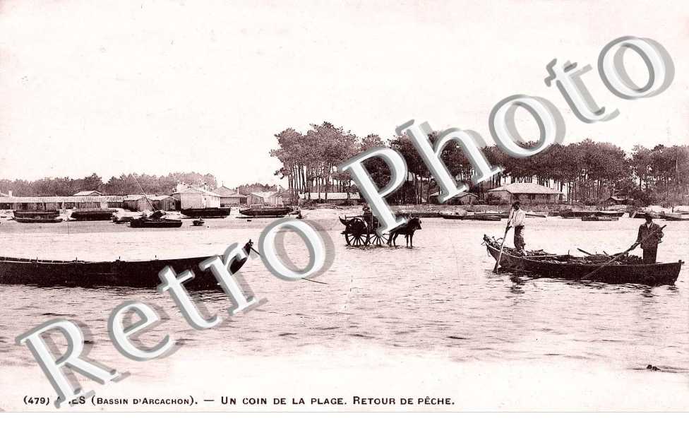 UN COIN DE LA PLAGE RETOUR DE PECHE