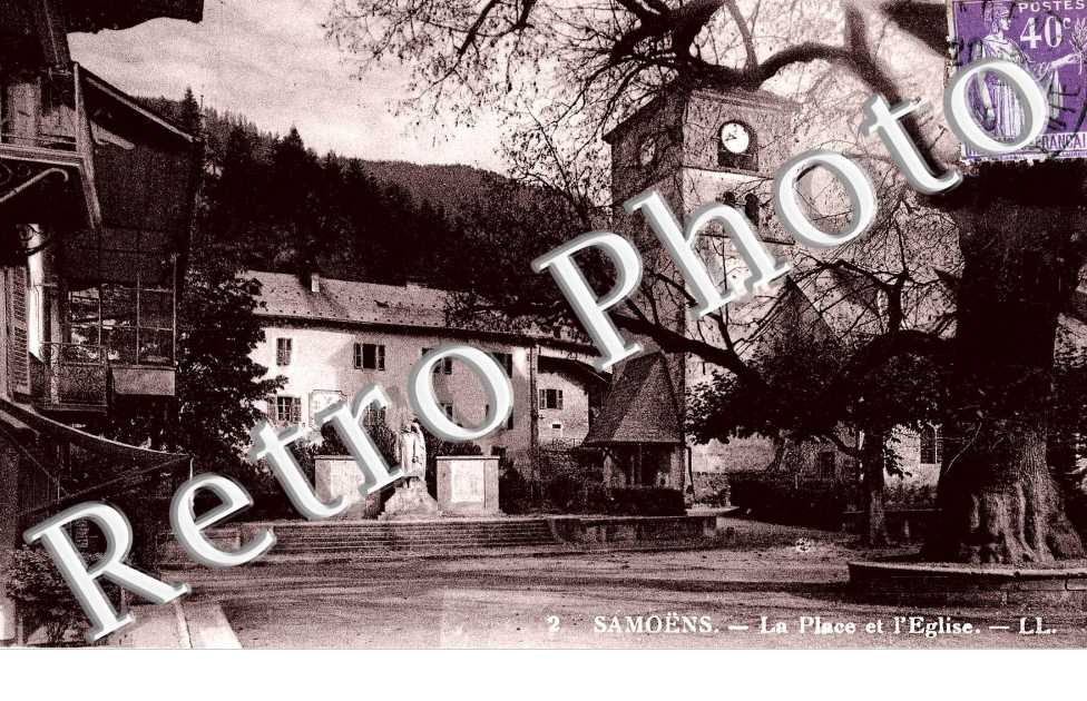 LA PLACE ET L'EGLISE